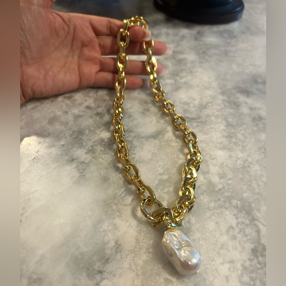 None Jewelry - Lustrous Gold Necklace with Pearl Accent